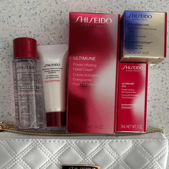 Shiseido White Quilted Clutch with Skincare Essentials - Picture 2 of 3